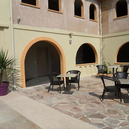 Logis Hostellerie De L'Abbaye Le Thoronet Exteriér fotografie