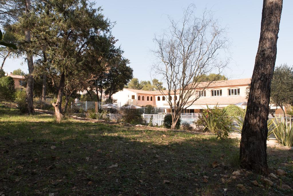 Logis Hostellerie De L'Abbaye Le Thoronet Exteriér fotografie